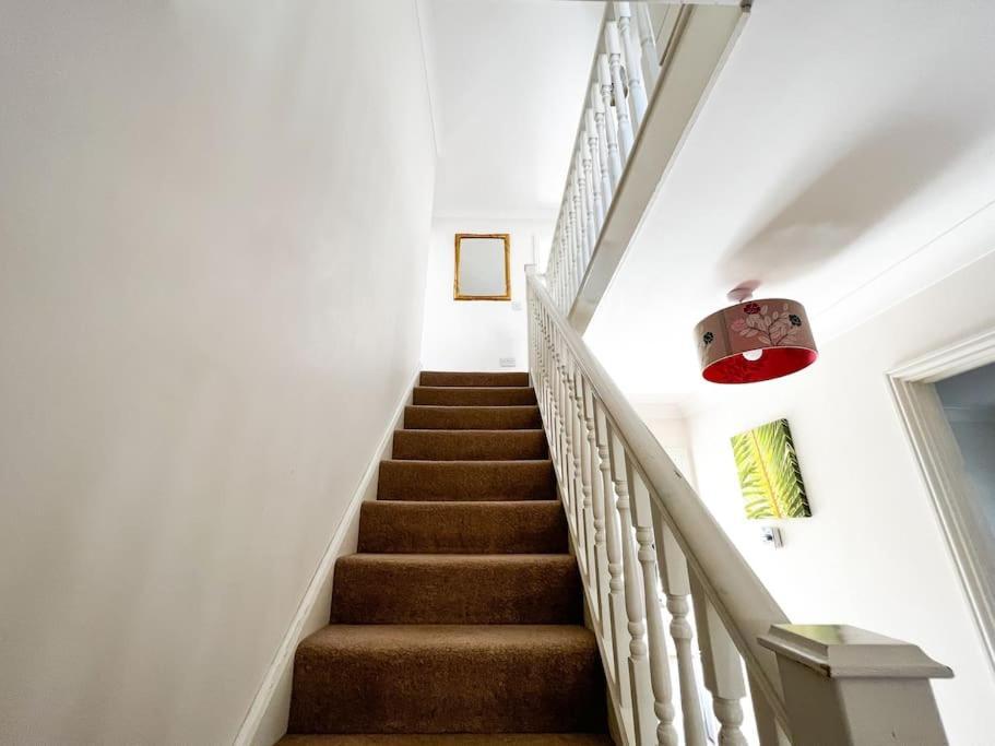 4 Bedroom House For Contractors,Family,Free Parking,Study,Internet In Ipswich Exterior photo