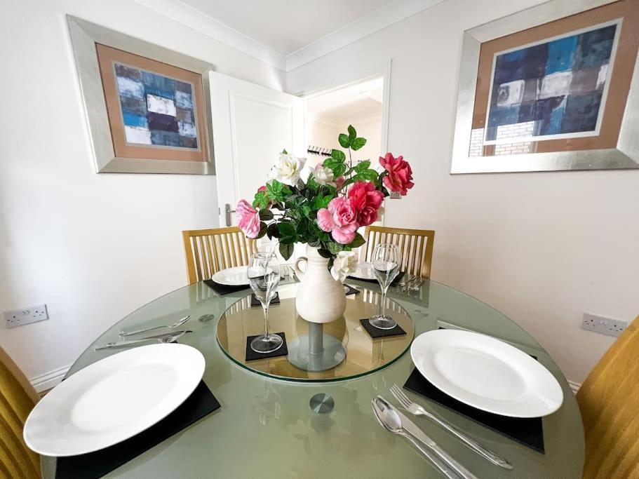 4 Bedroom House For Contractors,Family,Free Parking,Study,Internet In Ipswich Exterior photo