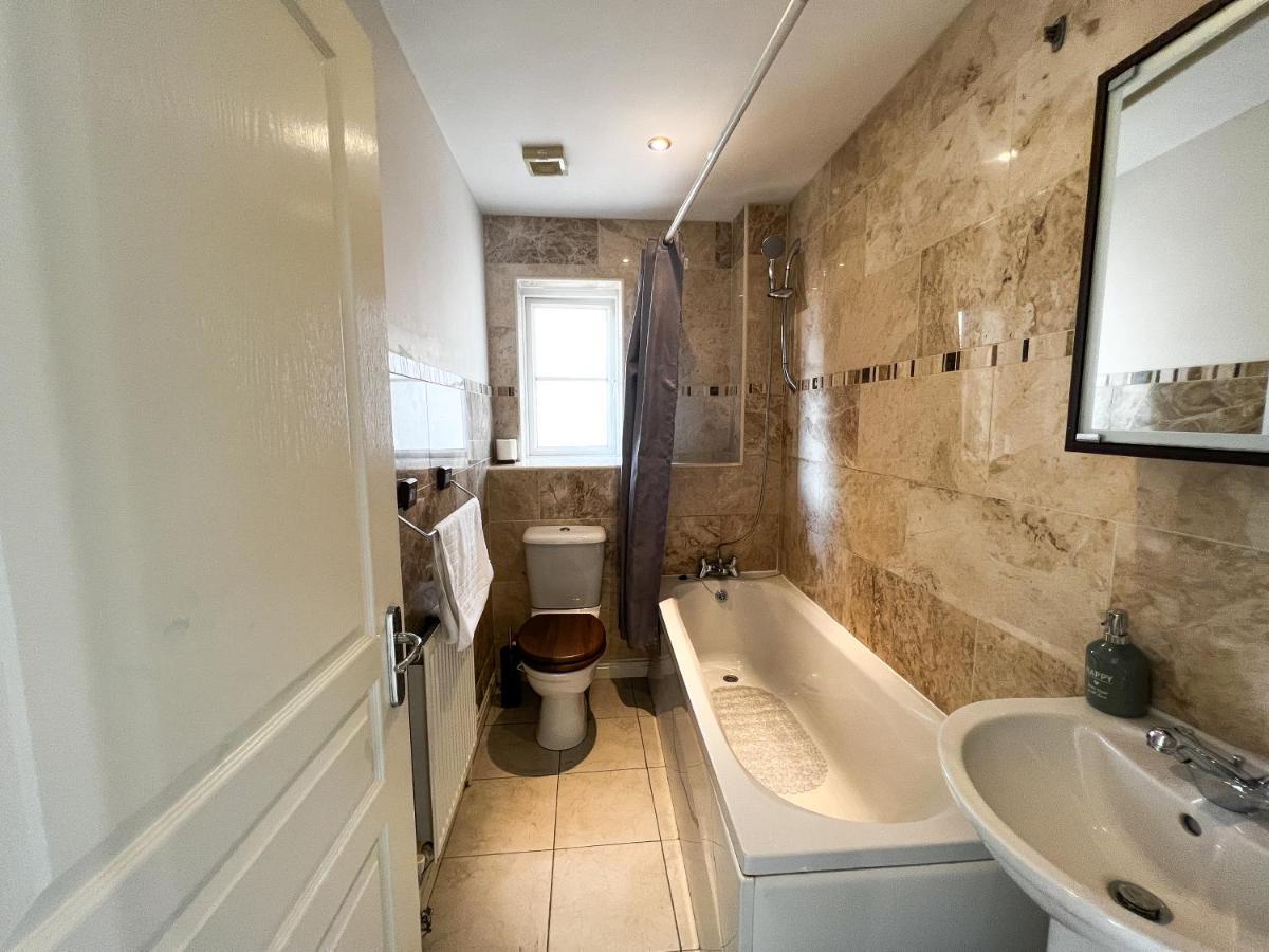 4 Bedroom House For Contractors,Family,Free Parking,Study,Internet In Ipswich Exterior photo