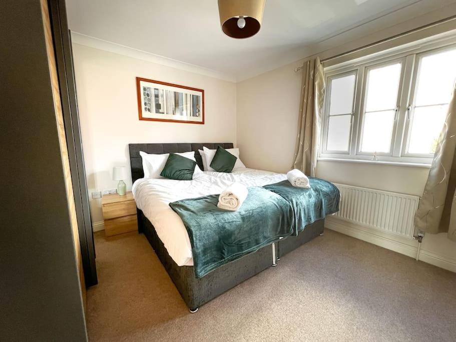 4 Bedroom House For Contractors,Family,Free Parking,Study,Internet In Ipswich Exterior photo